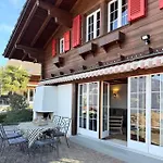 Nyaraló Elegant Family With And Mountain Views