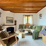 Elegant Family With And Mountain Views Nyaraló Leissigen