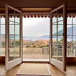 Elegant Family With And Mountain Views Leissigen