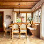 Elegant Family With And Mountain Views Leissigen