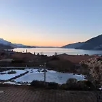 Elegant Family With And Mountain Views *