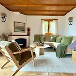 Elegant Family With And Mountain Views *