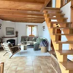 Nyaraló Elegant Family With And Mountain Views Leissigen