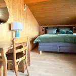 Nyaraló Elegant Family With And Mountain Views