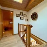 Nyaraló Elegant Family With And Mountain Views