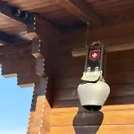 Nyaraló Elegant Family With And Mountain Views Leissigen