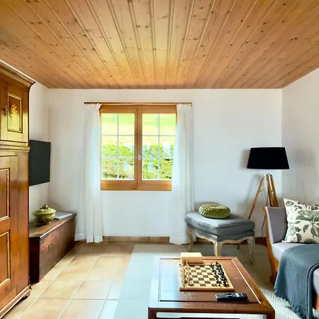 Elegant Family With And Mountain Views Leissigen