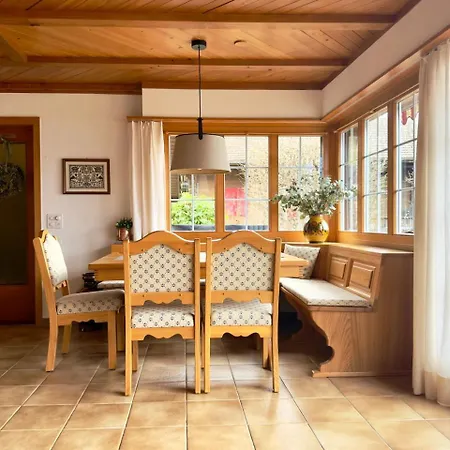 Elegant Family With And Mountain Views Leissigen
