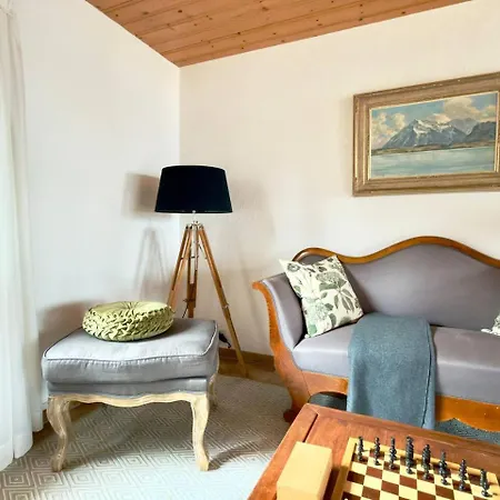 Elegant Family With And Mountain Views Leissigen