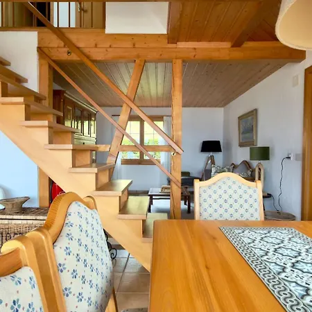Elegant Family With And Mountain Views *
