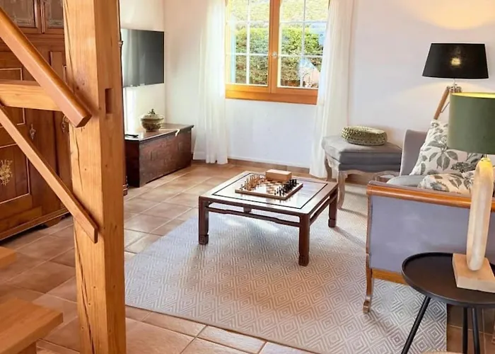 Vakantiehuis Elegant Family With And Mountain Views *