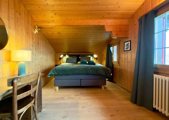 Elegant Family With And Mountain Views Leissigen