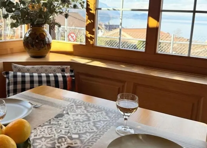 Vakantiehuis Elegant Family With And Mountain Views *
