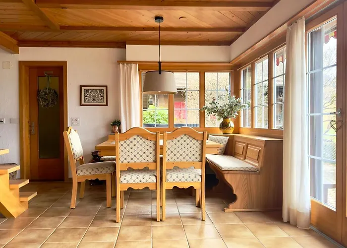 Elegant Family With And Mountain Views Leissigen