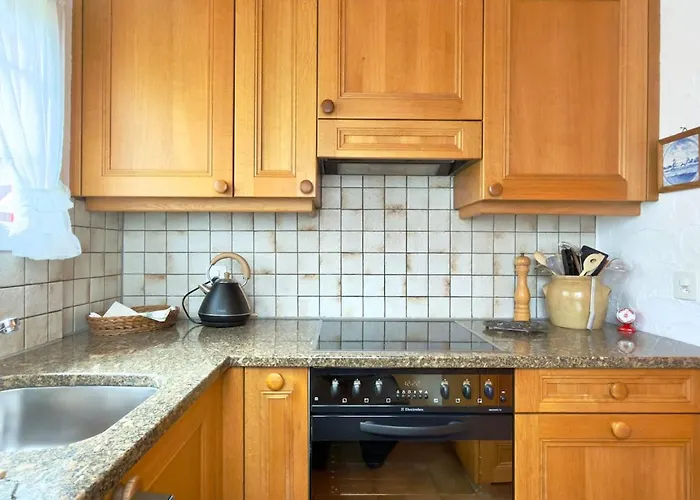 Elegant Family With And Mountain Views Leissigen