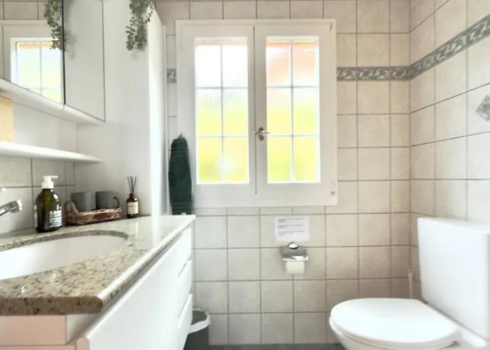 Elegant Family With And Mountain Views *