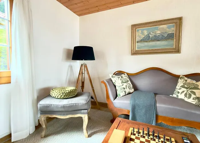 Elegant Family With And Mountain Views Leissigen