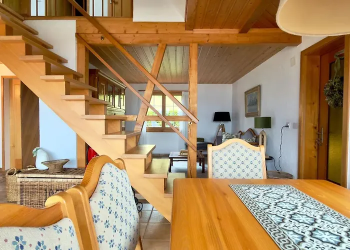 Elegant Family With And Mountain Views *