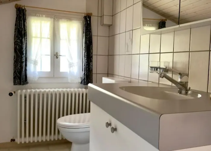 Elegant Family With And Mountain Views *