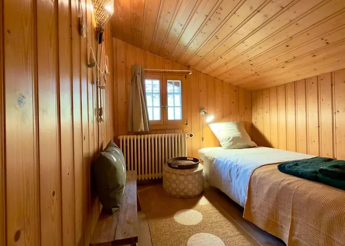 Elegant Family With And Mountain Views *